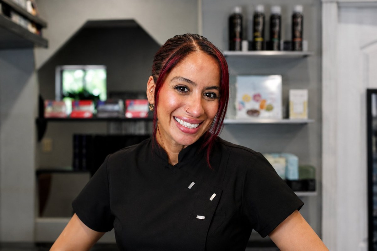 Laura, licensed massage therapist at Honeycomb Salon